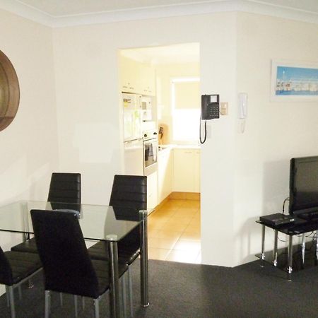 Le Lavandou Holiday Apartments Gold Coast Exterior photo
